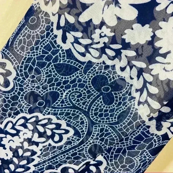 Altar’d State Blue Floral Print Long Sleeve Scoop Neck Blouse Size S - Picture 8 of 14